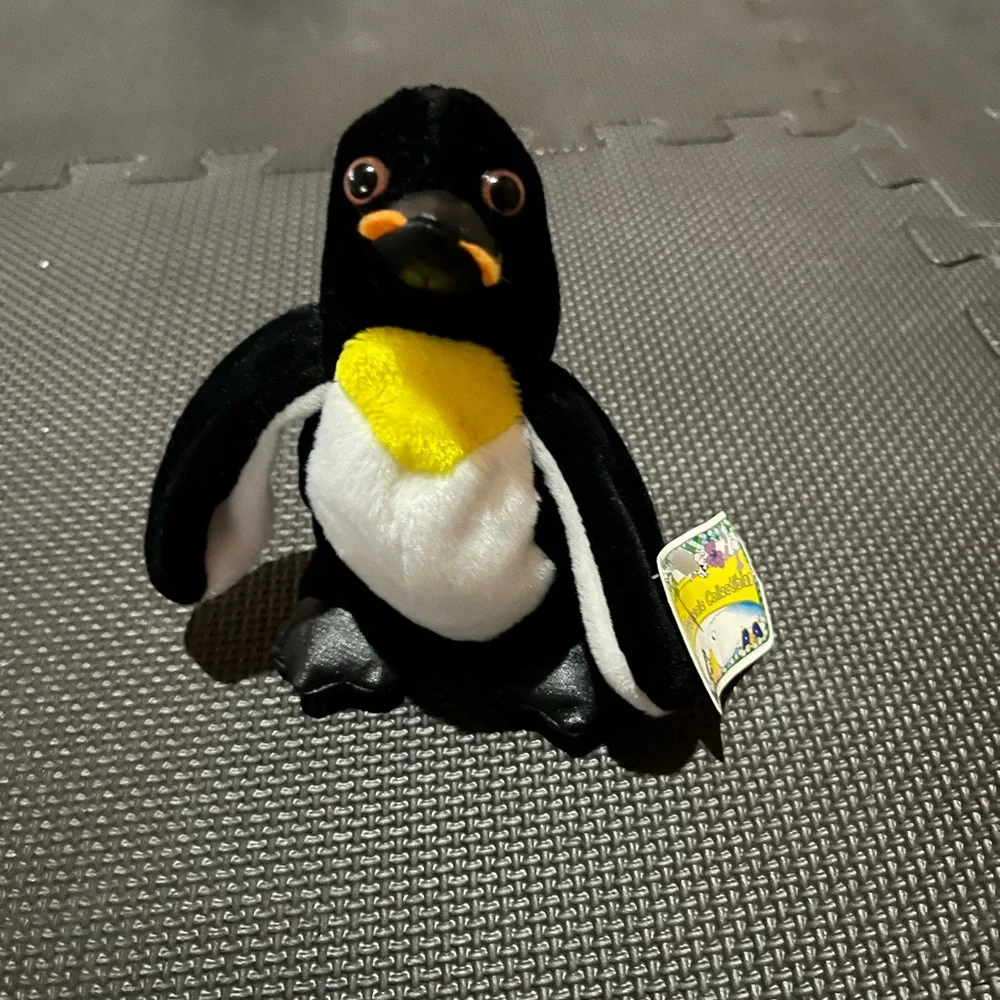 NWT vintage plush beanie Penguin